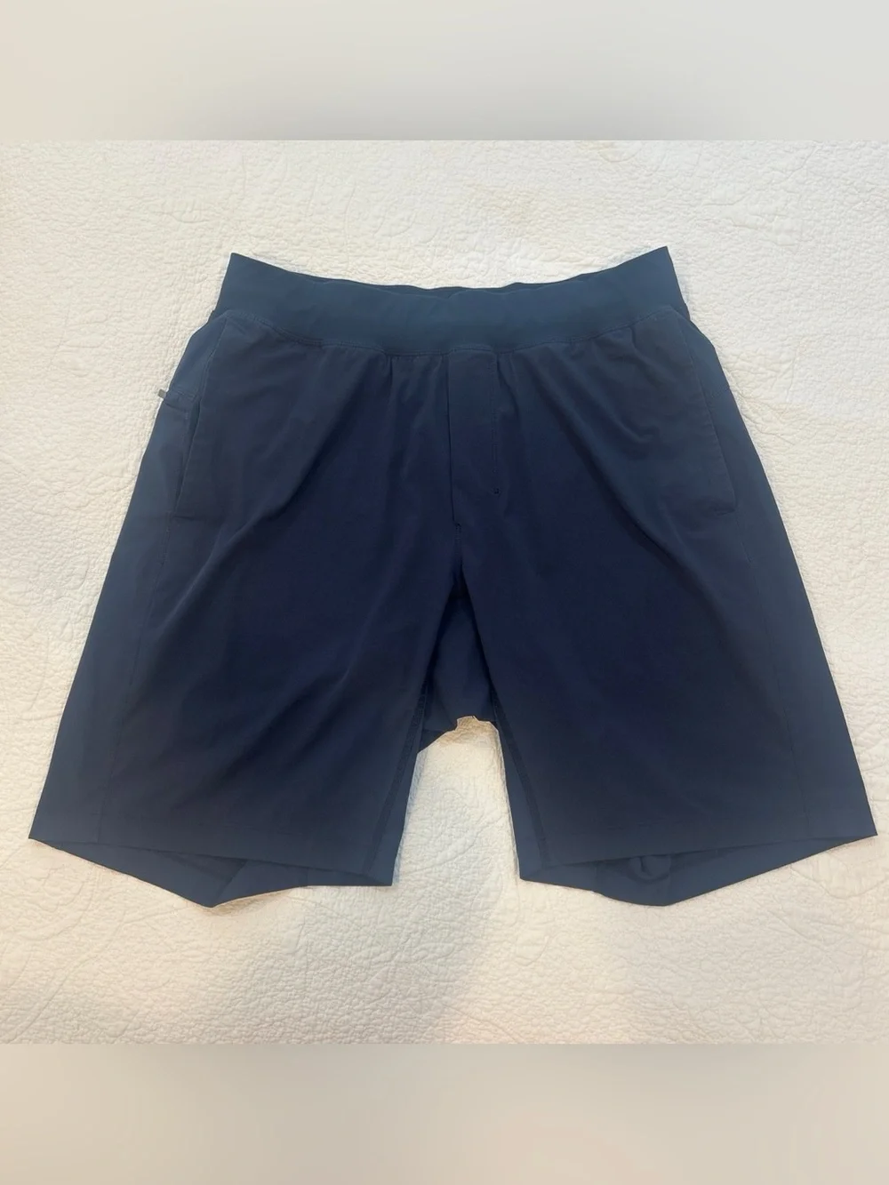 Lululemon Men's Performance Shorts - Navy